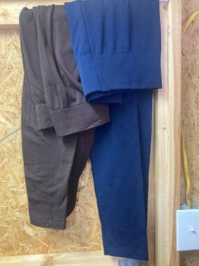 NINA LEONARD &CHANCES ARE/Brown &  Navy Knit Leggings Duo